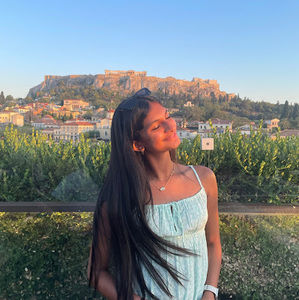 Meet your Posher, Aadya